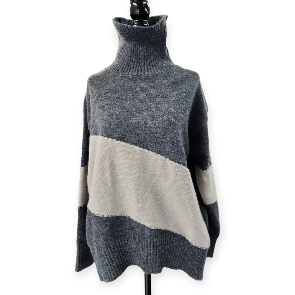 Wool Knit Turtle neck pullover